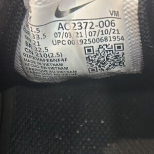 Air Nike boy 270, size 2